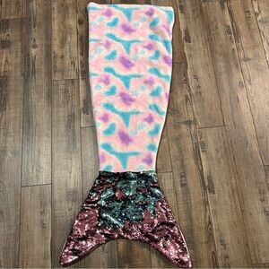 Mermaid Tail Blanket with Pink and Blue‎ Pattern